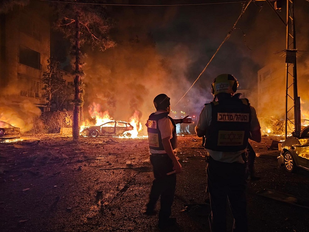 Gantaal ku dhacay dhisme ku yaala Haifa.jpg